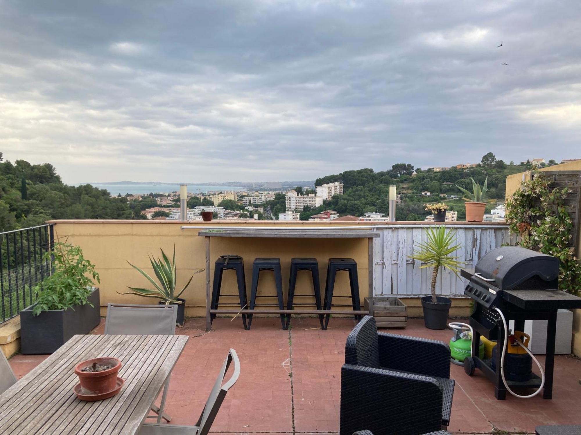 T2 Traversant Avec Une Grande Terrasse Et Piscine Cagnes-sur-Mer Extérieur photo