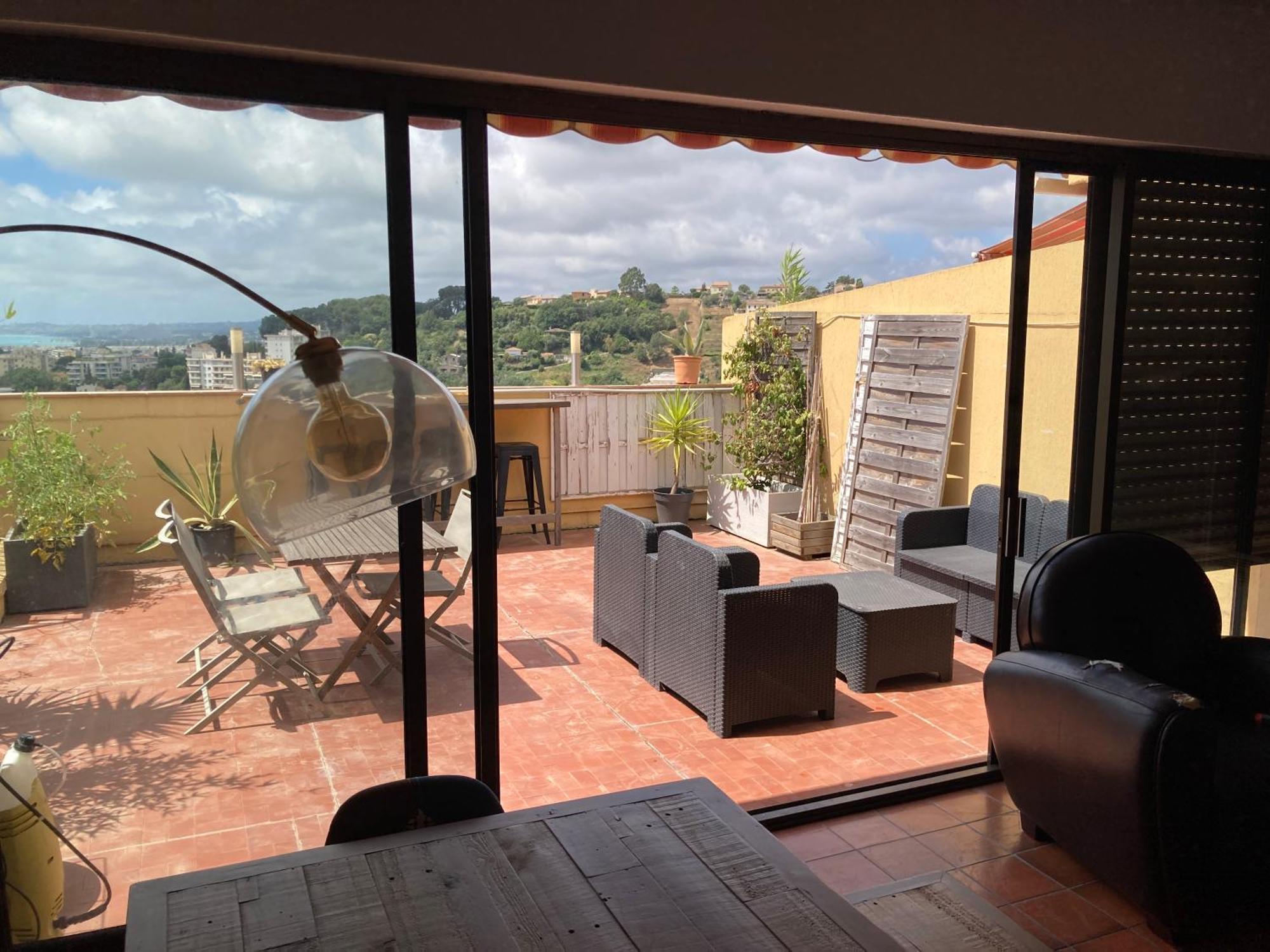 T2 Traversant Avec Une Grande Terrasse Et Piscine Cagnes-sur-Mer Extérieur photo